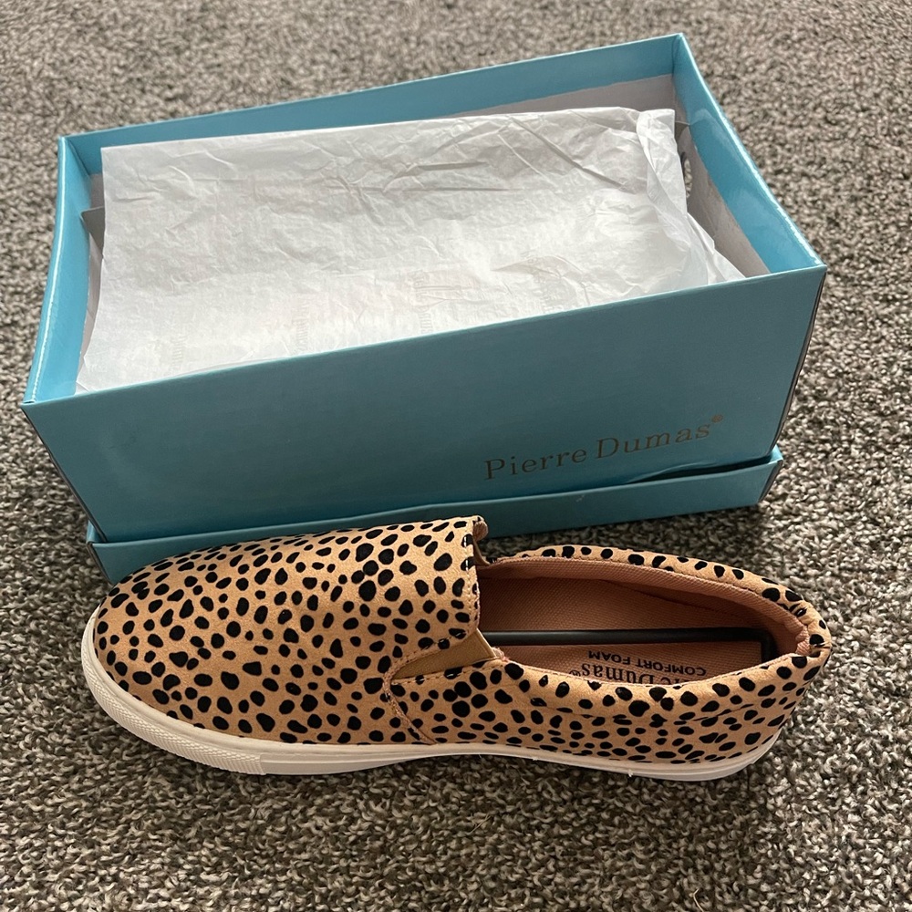 Pierre Dumas slide on shoes, brand new in box.